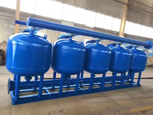 在設(shè)計多介質(zhì)過濾器的濾層時，要考慮哪些內(nèi)容？