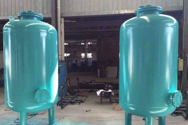 怎么正確的選擇襯膠罐的支座還有封頭？